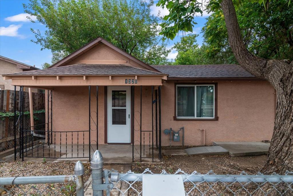 Stone Ave, Pueblo, CO 81004