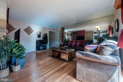 73 Oxford Vlg, Egg Harbor Township, NJ, 08234 | Card Image