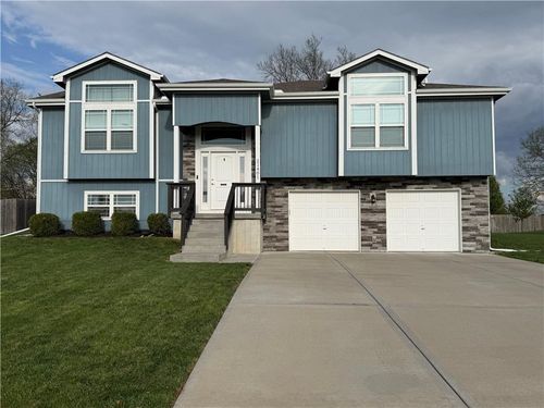 21401 Noble St, Spring Hill, KS, 66083-9420 | Card Image