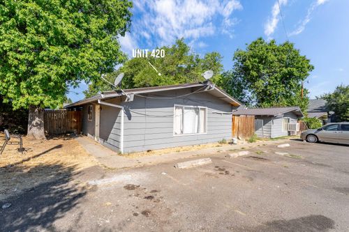422-420 S Columbus Ave, Medford, OR, 97501-3266 | Card Image