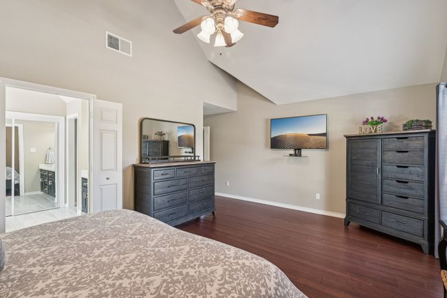 Love the engineered bamboo wood floors. | Image 19