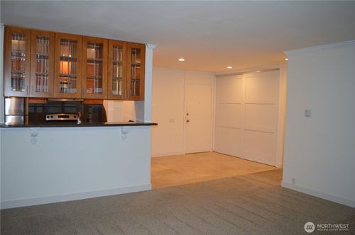 apt-303-6401 Lake Washington Blvd Ne, Kirkland, WA, 98033-6878 | Card Image