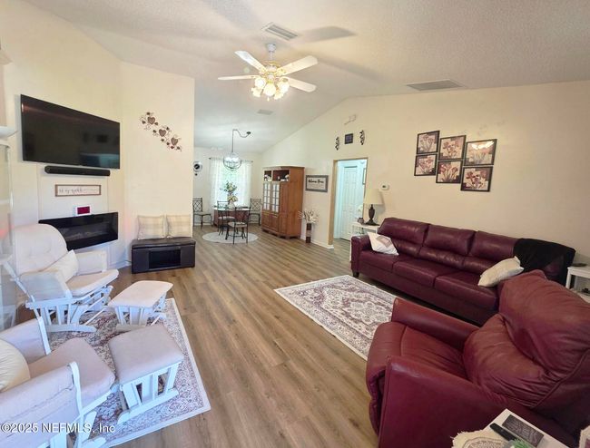 231 3 Rd St W, House other with 2 bedrooms, 2 bathrooms and null parking in BALDWIN FL | Image 8