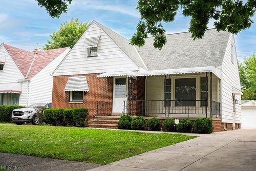 21101 Crystal Ave, Euclid, OH, 44123-2121 | Card Image