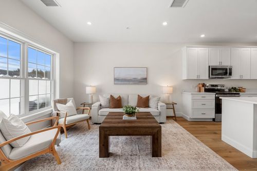 apt-5-15 Suffolk Dr, Concord, NH, 03303-2133 | Card Image