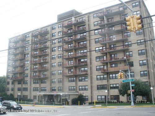 6-o-and-6-p-1000 Clove Rd, Staten Island, NY, 10301-3647 | Card Image