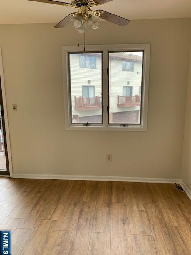 678 Broad St, Townhouse with 2 bedrooms, 3 bathrooms and null parking in Clifton NJ | Image 6
