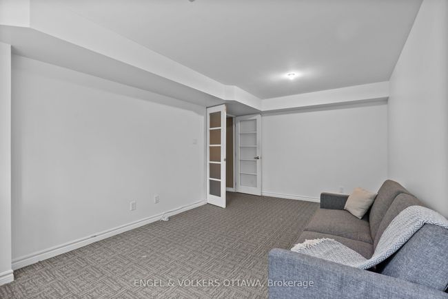 182 Meandering Brook Dr, House attached with 4 bedrooms, 4 bathrooms and 2 parking in Gloucester ON | Image 39