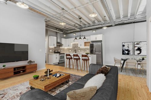 2f-107 South St, Boston, MA, 02111-2840 | Card Image