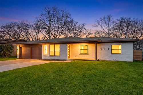 2011 E Park Row Drive, Arlington, TX, 76010 | Card Image