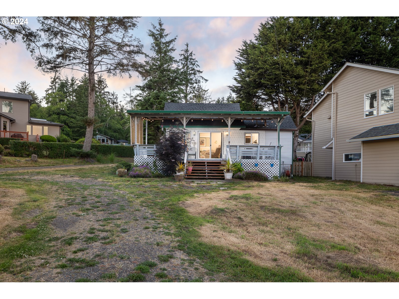 Lake Dr, Lincoln City, OR 97367