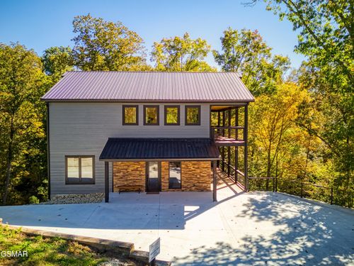 1028 Old Cartertown Rd, Gatlinburg, TN, 37738-5317 | Card Image