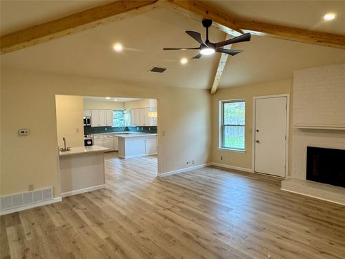 6513 Circleview Dr, North Richland Hills, TX, 76180-8037 | Card Image