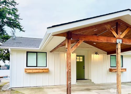 4217 Peninsula Rd, Stanwood, WA, 98292-7786 | Card Image