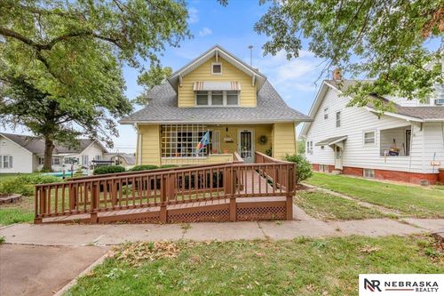 914 15th St, Auburn, NE, 68305-1930 | Card Image