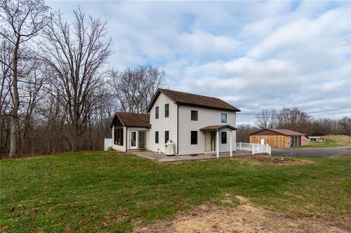 864 Gravel Rd, Seneca Falls, NY, 13148-9750 | Card Image
