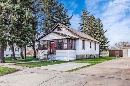 617 3rd Ave Se, Mandan, ND, 58554-4267 | Card Image