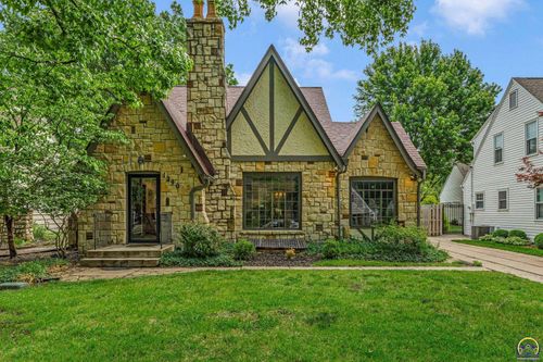 1290 Pembroke Ln, Topeka, KS, 66604-2533 | Card Image