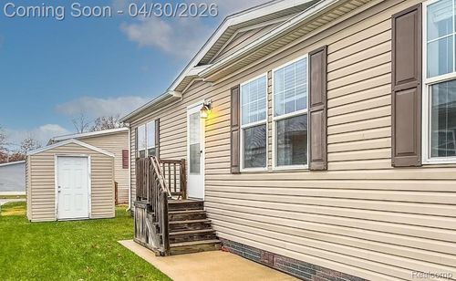 6267 Imperial Dr, Fenton, MI, 48430-8563 | Card Image