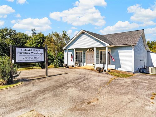 390 E Main Street, Auburn, KY, 42206 | Card Image
