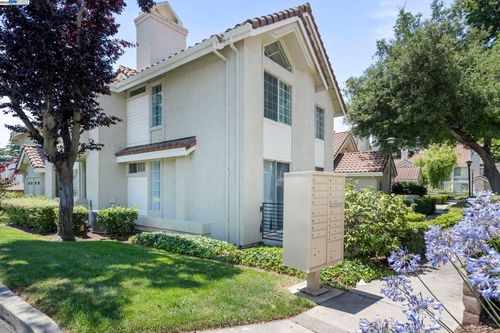 7239 Cronin Cir, Dublin, CA, 94568-2329 | Card Image