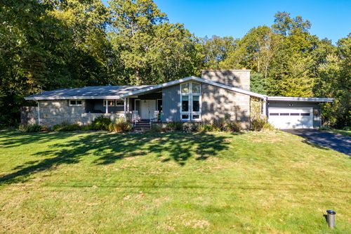 79 Briar Hill Rd, Norwich, CT, 06360-6440 | Card Image