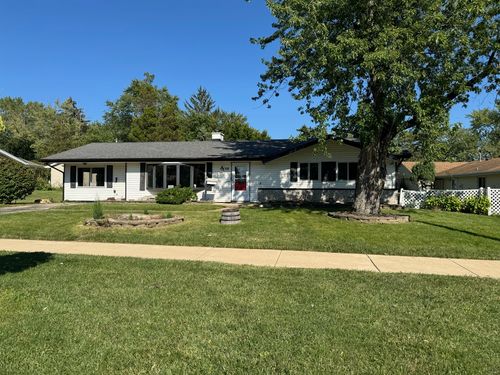 135 S Walnut Ln, Schaumburg, IL, 60193-1002 | Card Image