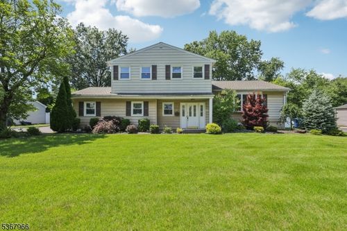 132 Dorset Dr, Clark, NJ, 07066-3023 | Card Image