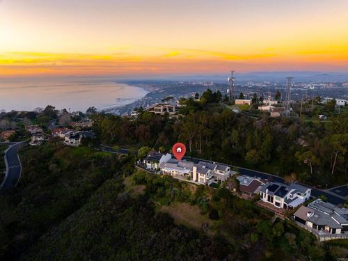 7240 Caminito Cruzada, La Jolla, CA, 92037-5707 | Card Image