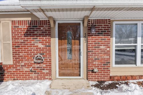 127 Oxbow Rd, Bargersville, IN, 46106-8453 | Card Image