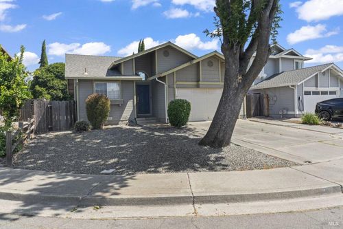 686 Vintage Ct, Fairfield, CA, 94534-7416 | Card Image