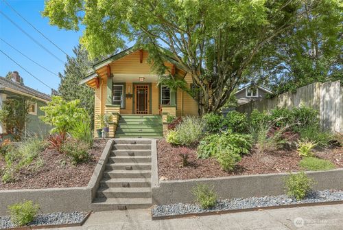 2726 Ne 54th St, Seattle, WA, 98105-3146 | Card Image