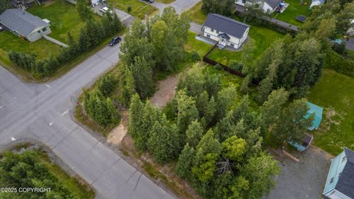 304 Linwood Ln, Kenai, AK, 99611-8115 | Card Image