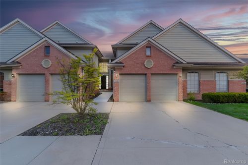 1030 Lorenzo Ct, Troy, MI, 48085-4982 | Card Image