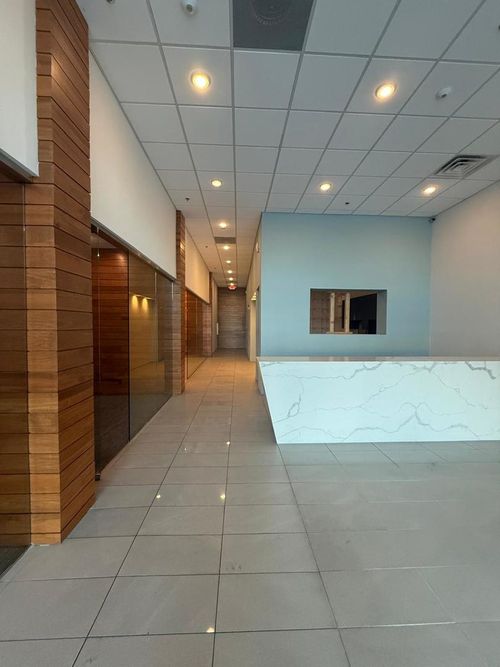 217 S Neil St, Champaign, IL, 61820-5464 | Card Image