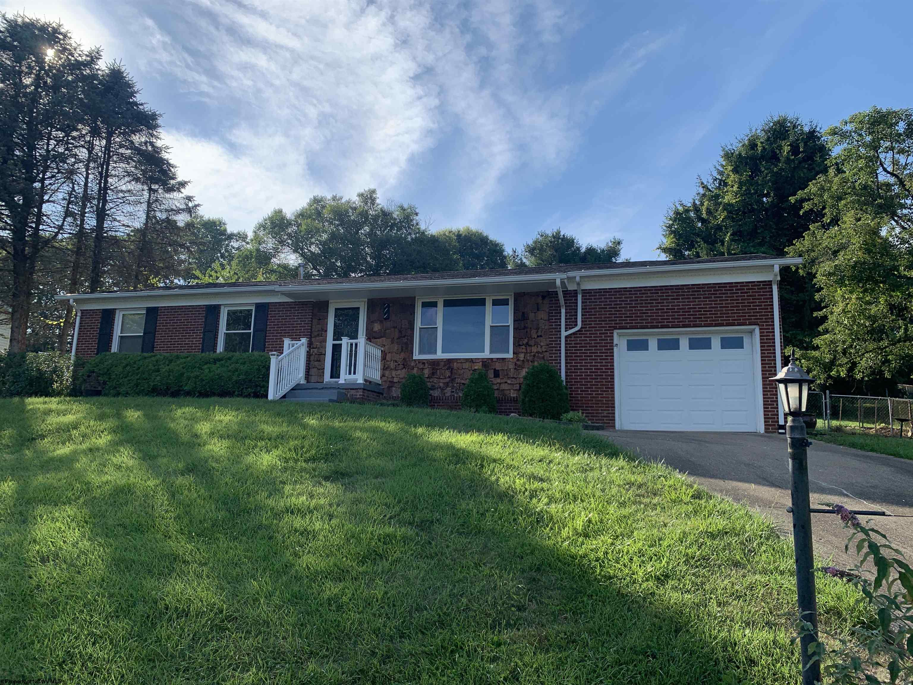 Red Maple Dr, Bridgeport, WV 26330