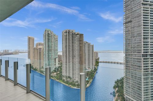 2305w-300 Biscayne Boulevard Way, Miami, FL, 33131-2290 | Card Image