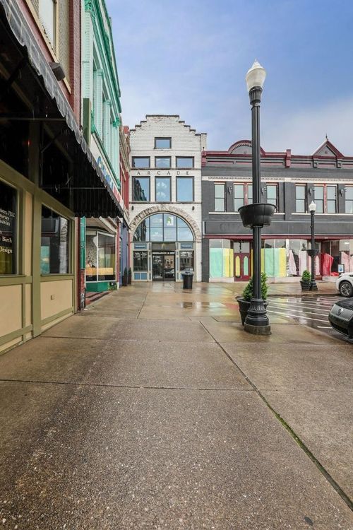 142 Public Sq, Lebanon, TN, 37087-2871 | Card Image