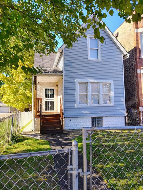 6812 S Green St, Chicago, IL, 60621-1832 | Card Image