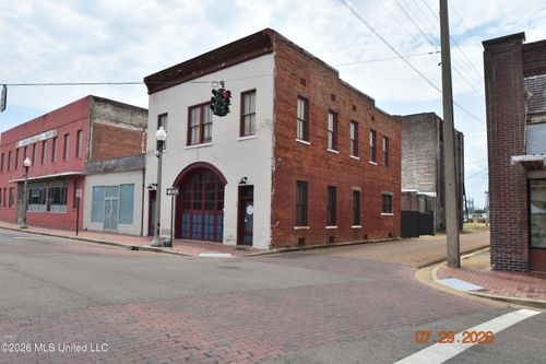 500 Howard St, Greenwood, MS, 38930-4340 | Card Image