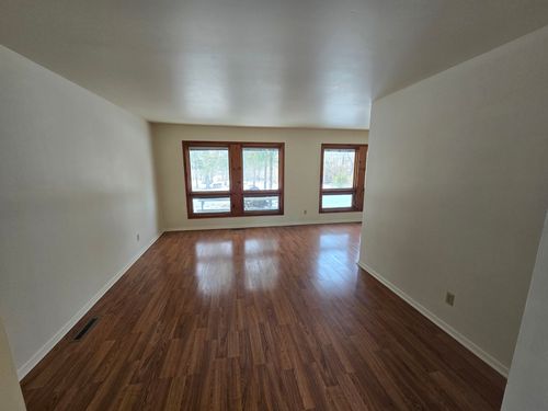 905 Hickory Rd, Woodstock, IL, 60098-2779 | Card Image