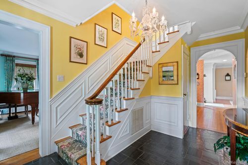 1 Beardsley Ln, Huntington, NY, 11743-1603 | Card Image