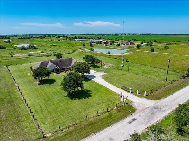 17087 County Road 266, Home with 3 bedrooms, 4 bathrooms and 2 parking in East Bernard TX | Image 8