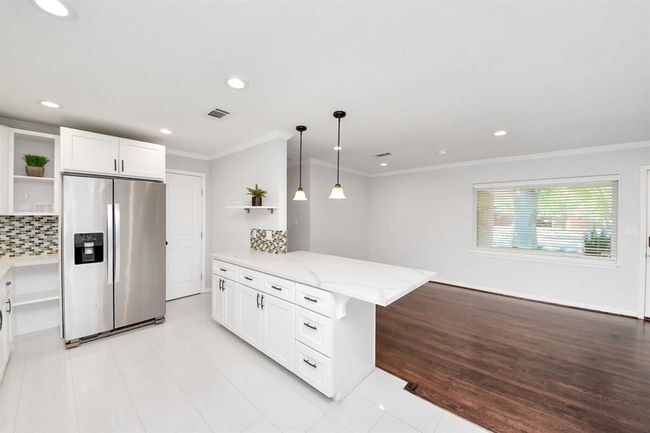 5222 W 43 Rd St, House other with 4 bedrooms, 2 bathrooms and null parking in Houston TX | Image 11