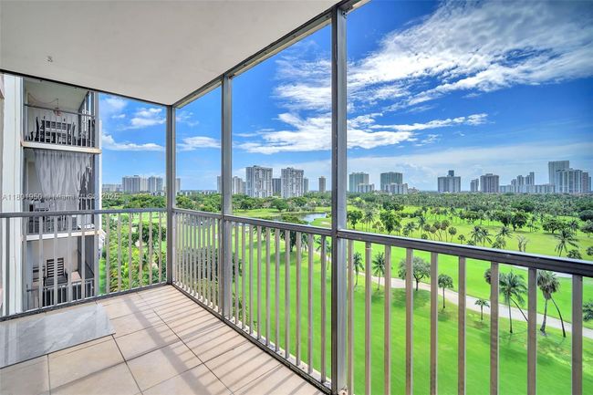 APT-1108 - 20335 W Country Club Dr, Condo with 2 bedrooms, 2 bathrooms and null parking in Aventura FL | Image 20