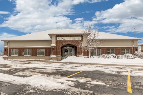 1474 Merchant Dr, Algonquin, IL, 60102-5917 | Card Image