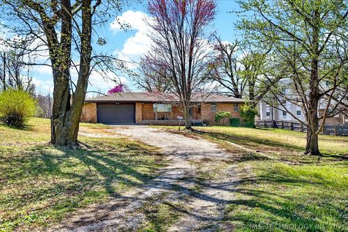 3939 Lakeview Dr, Bartlesville, OK, 74006-5108 | Card Image