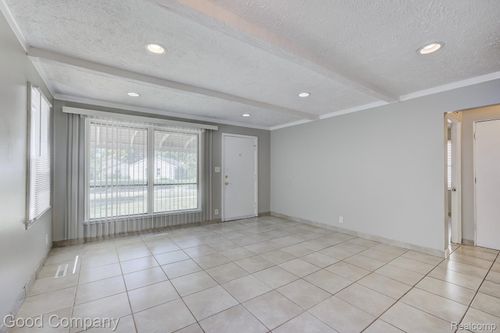 22750 Rosewood St, Oak Park, MI, 48237-2906 | Card Image