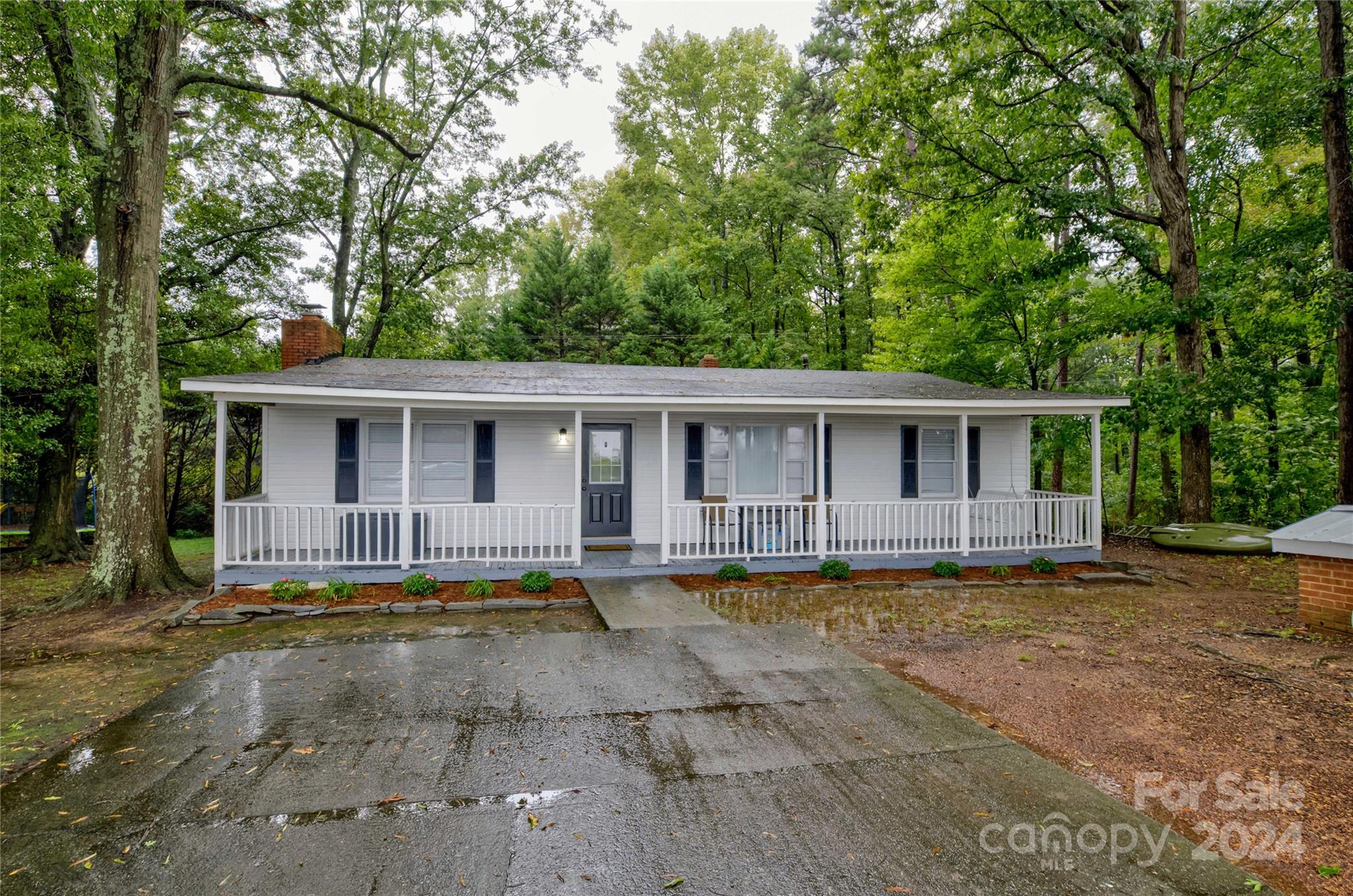 2302 Griffith Road, For Sale in Monroe Zoocasa
