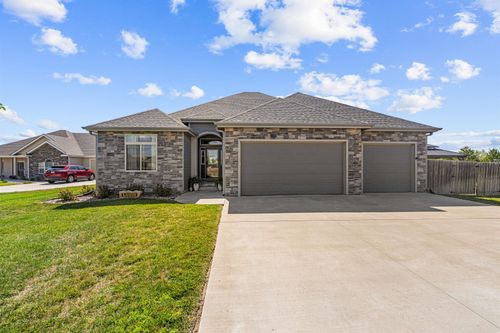 2300 Brookefield Dr, Salina, KS, 67401-4092 | Card Image